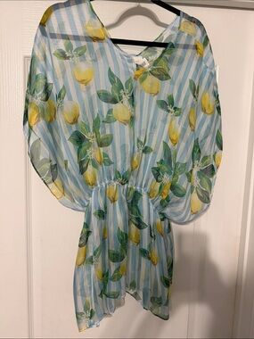 west loop Blue & Yellow Lemon Print top